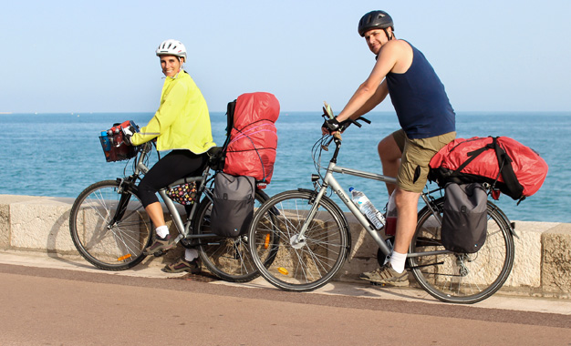 O casal cicloturista em Cannes